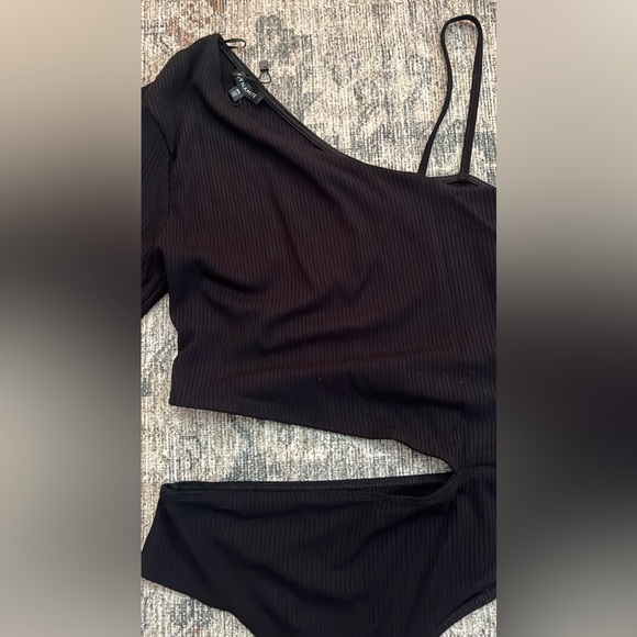 Dynamite One-Shoulder Bodysuit - Picture 2 of 3